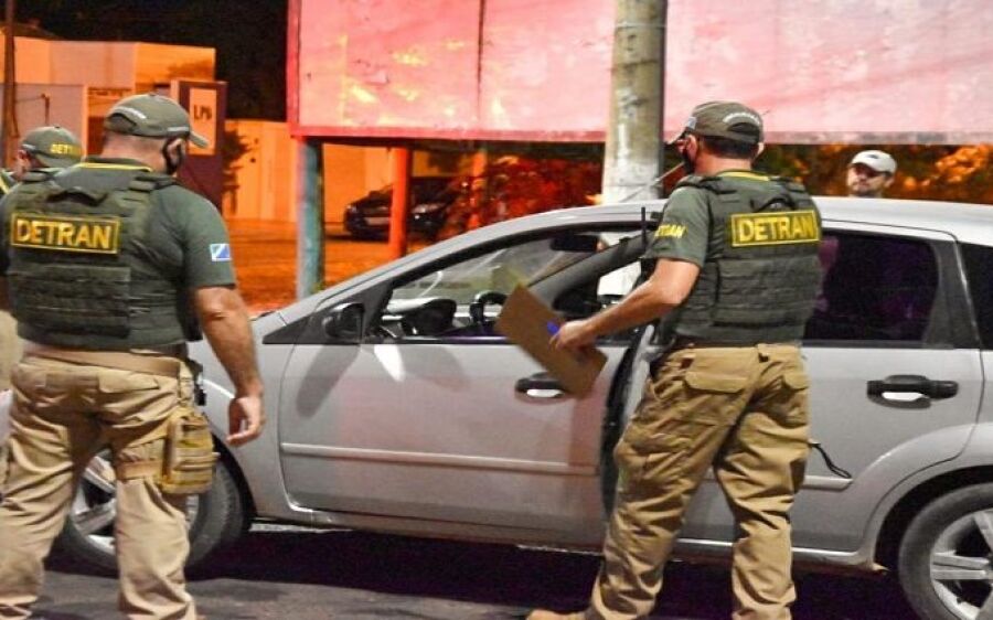 Em seis meses, operações de trânsito flagraram quase dois mil motoristas embriagados na Capital