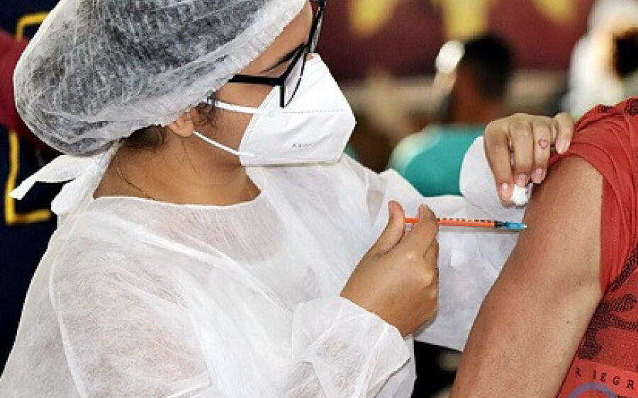Pessoas com 27 anos ou mais podem se vacinar nesta quinta-feira em Coxim