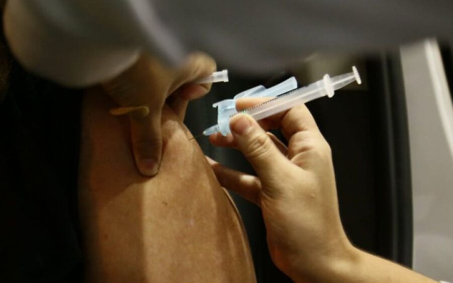 Campo Grande segue aplicando apenas 2ª dose da vacina contra a Covid nesta sexta