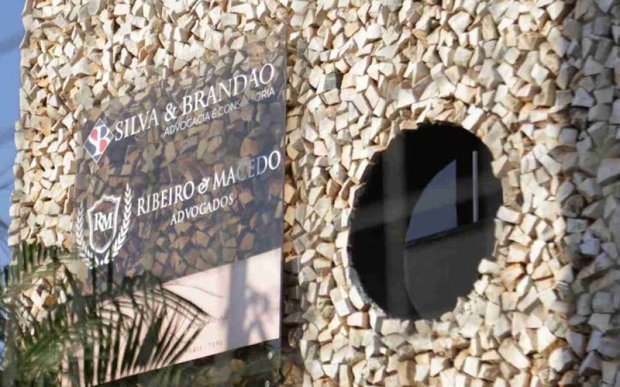 Marido e filha de investigada por fraude em licitação da SAD têm cargos de confiança no governo 