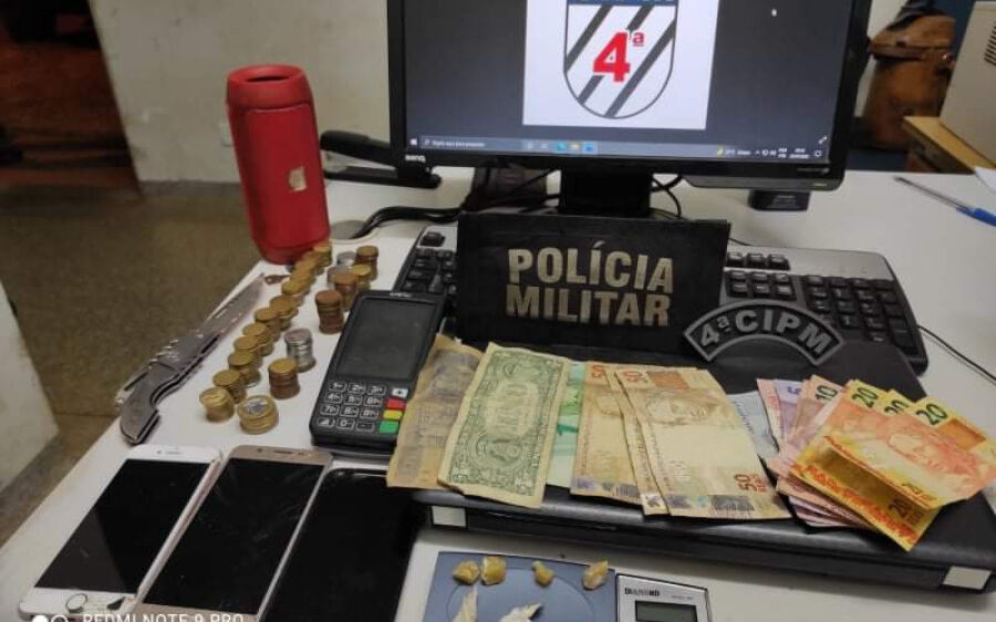 Polícia Militar prende jovem e fecha 