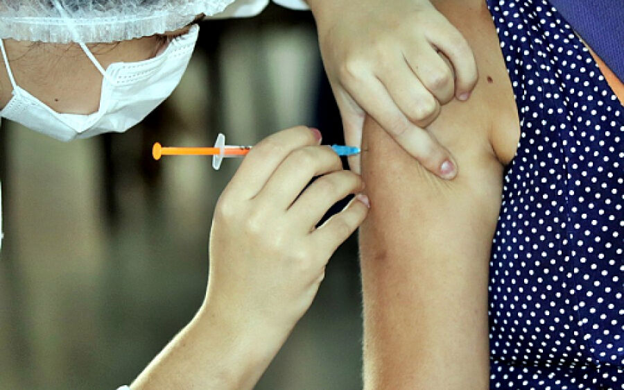 Agosto começa com vacinação para 1ª e 2ª dose contra Covid-19 em Coxim