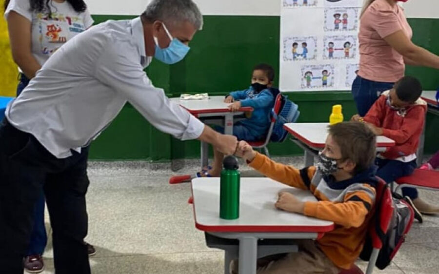 Na volta às aulas, Enelto destaca segurança dos alunos da rede municipal de Sonora