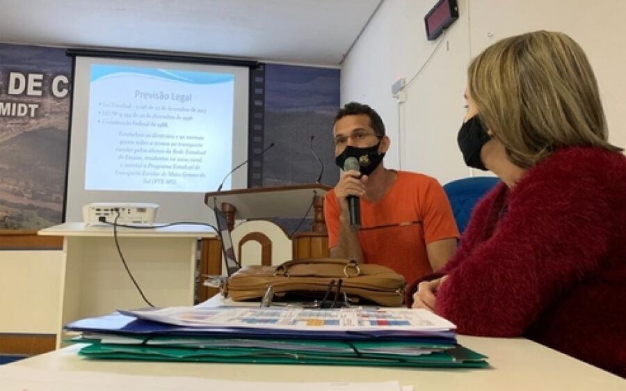 Vereadores se reúnem com secretária de Educação para tratar volta às aulas na rede municipal