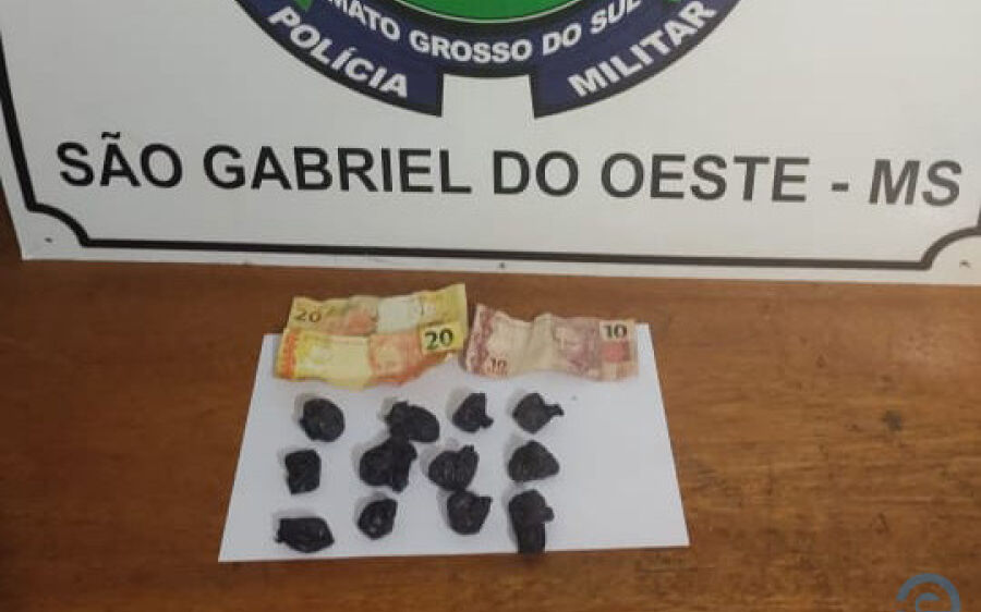 Jovem é preso por tráfico de drogas pela PM de São Gabriel