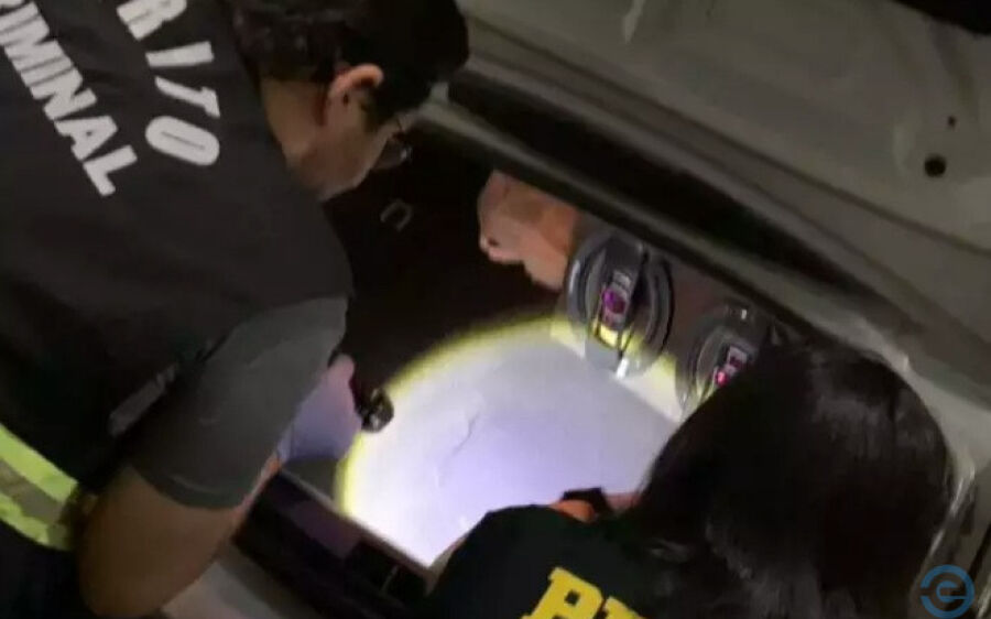 Perícia encontra sangue de mulher assassinada em carro lavado por mecânico