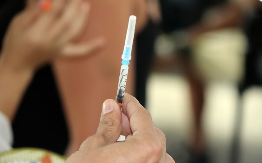 Hoje ainda tem vacinação para 1ª dose e 2ª doses da Pfizer e AstraZeneca em Coxim
