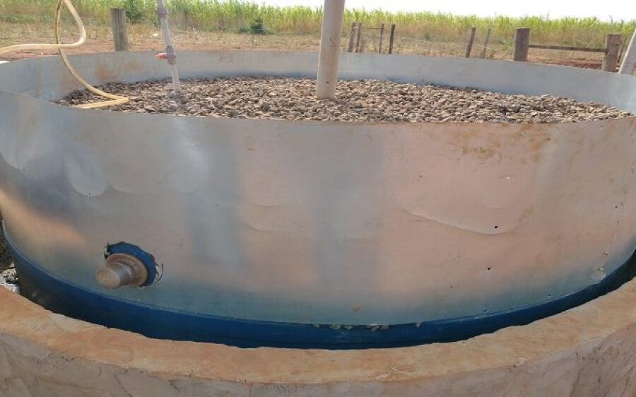 Agraer de Coxim visita produção de hortaliças em estufas, com energia solar e biodigestor