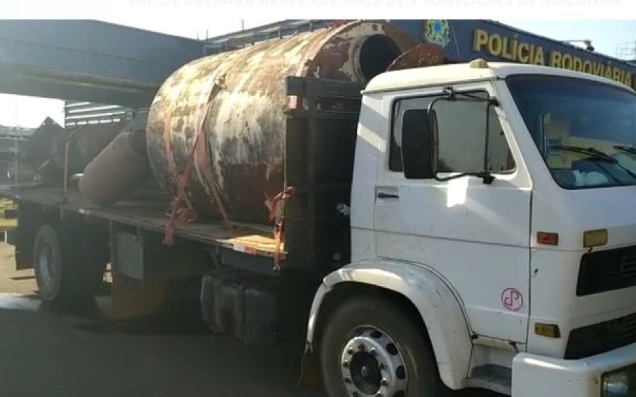 PRF apreende cinco toneladas de maconha em caminhão que saiu de Coxim com destino a São Paulo