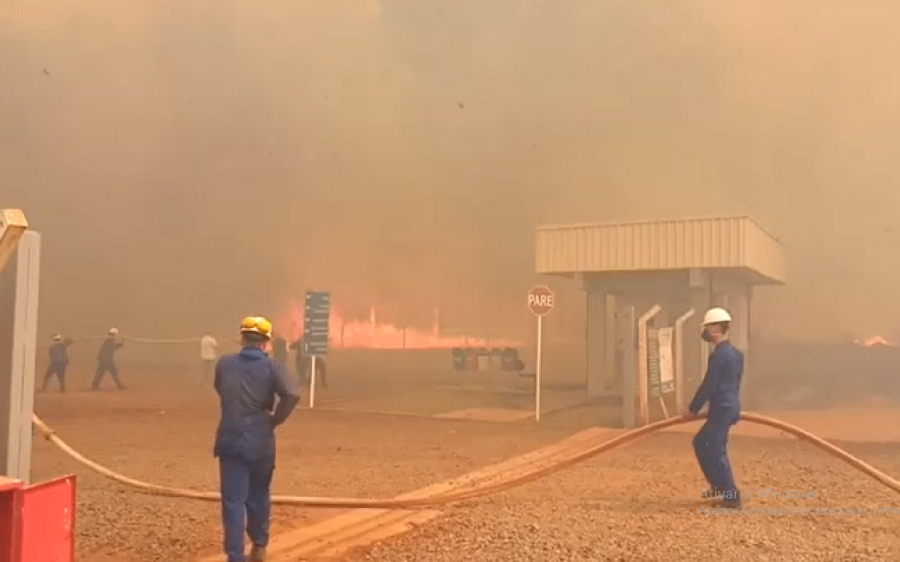 Incêndio atinge plantação e interdita BR-163 em São Gabriel