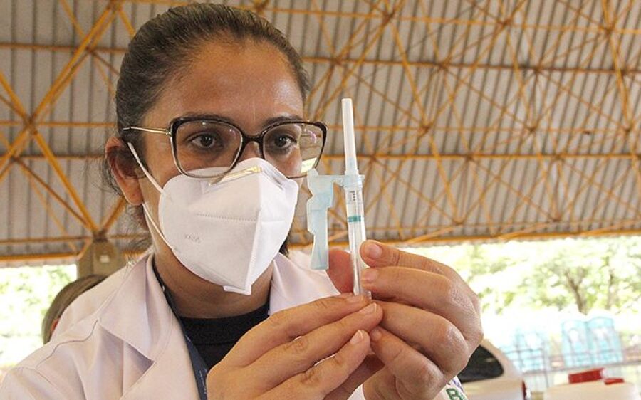 Mato Grosso do Sul recebe mais 74.690 doses de vacina contra a Covid-19 nesta sexta-feira
