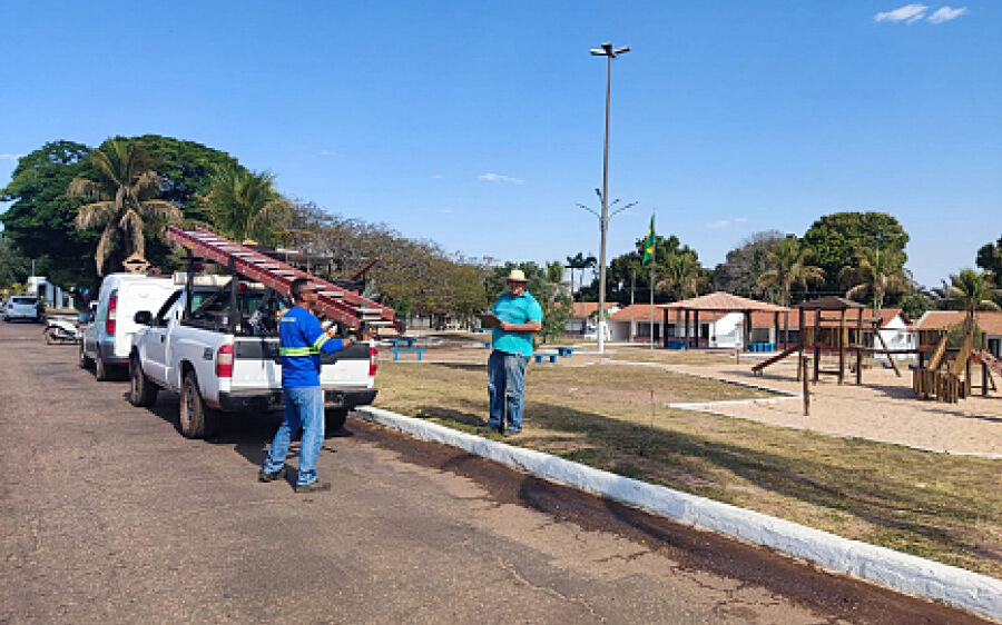 Praças, dos Nordestinos e da Vila dos Sargentos recebe iluminação