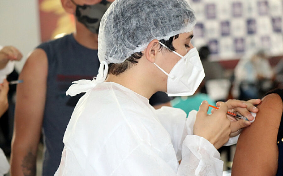 Atenção! Tem vacina para adolescente, adultos e para segunda dose nesta semana em Coxim