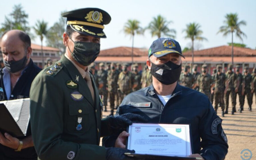 Comandante do 5º BPM de Coxim recebe certificado de Amigo do 47º Batalhão de Infantaria