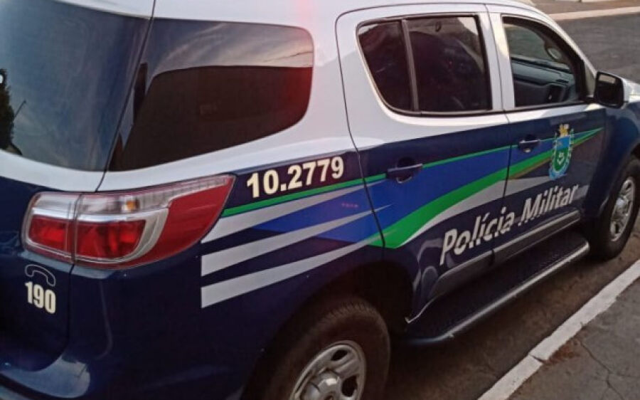 Dois motociclistas são detidos por perturbação da tranquilidade e sem possuir CNH