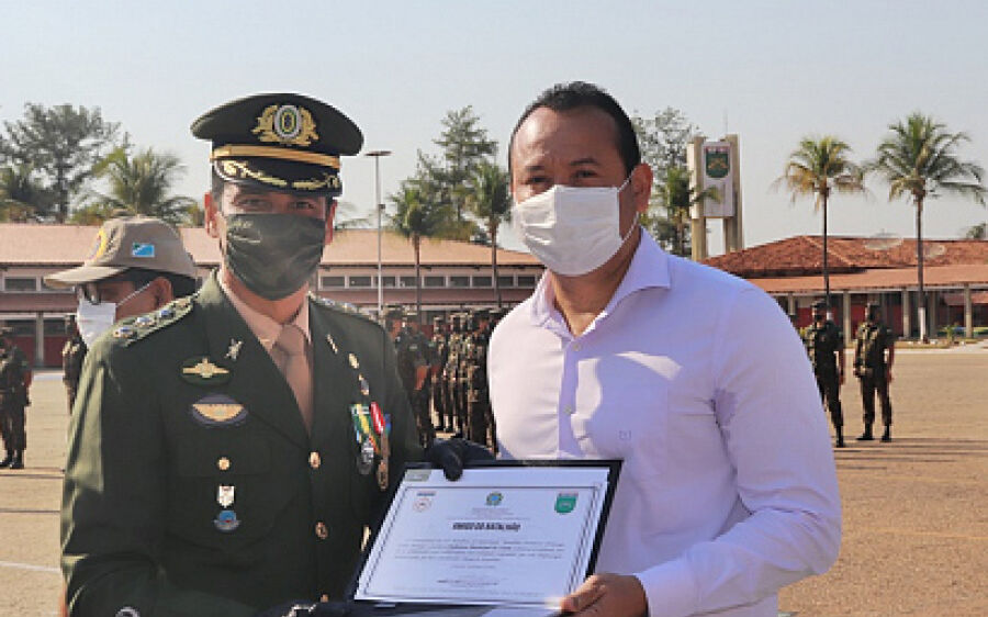 Vice-prefeito de Coxim participa de  homenagens ao Dia do Soldado