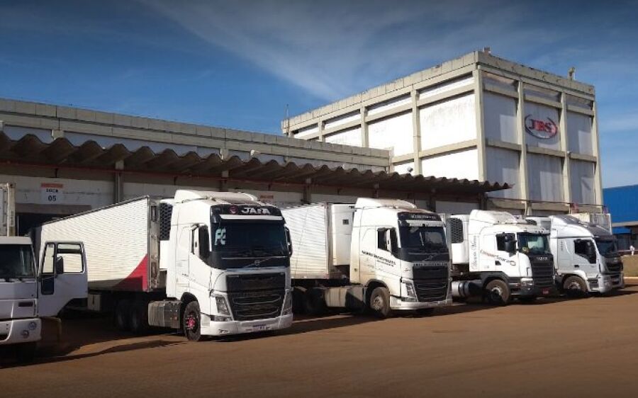 Trabalhador morre ao cair em moedor de frigorífico em MS