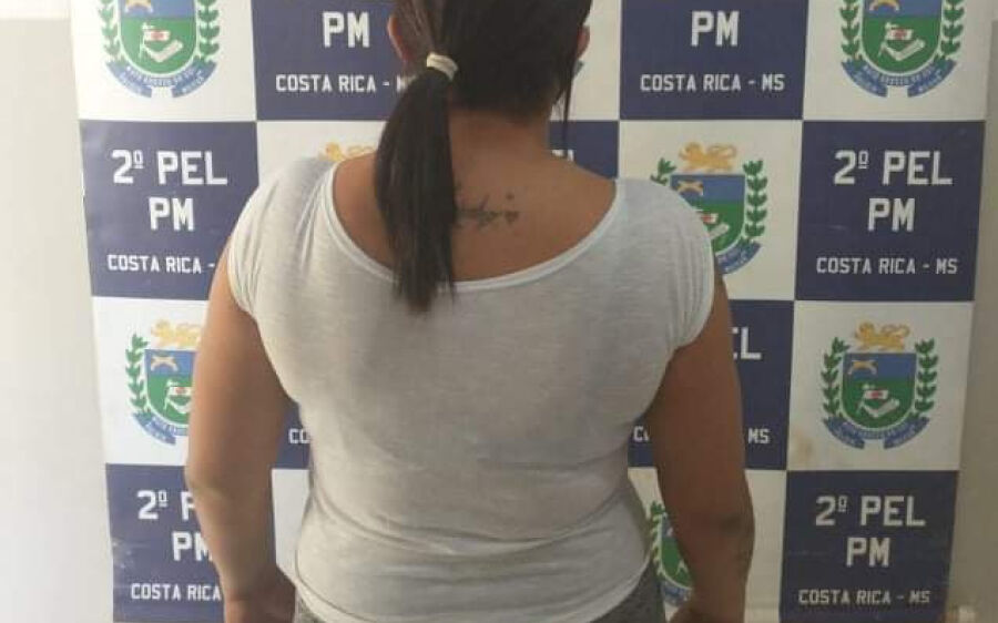Com mandado de prisão em aberto, mulher é presa pela PM DE Costa Rica