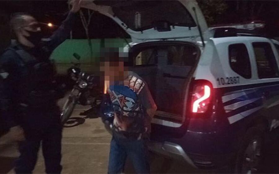 Rapaz é preso após agarrar e passar as mãos nas partes íntimas de vizinha