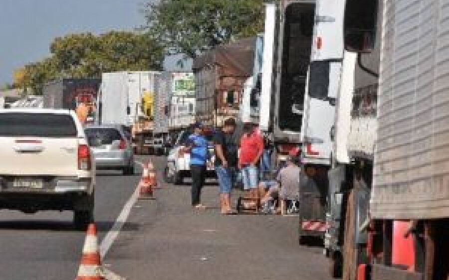 Caminhoneiros fazem paralisação em Mato Grosso do Sul, afirma sindicato