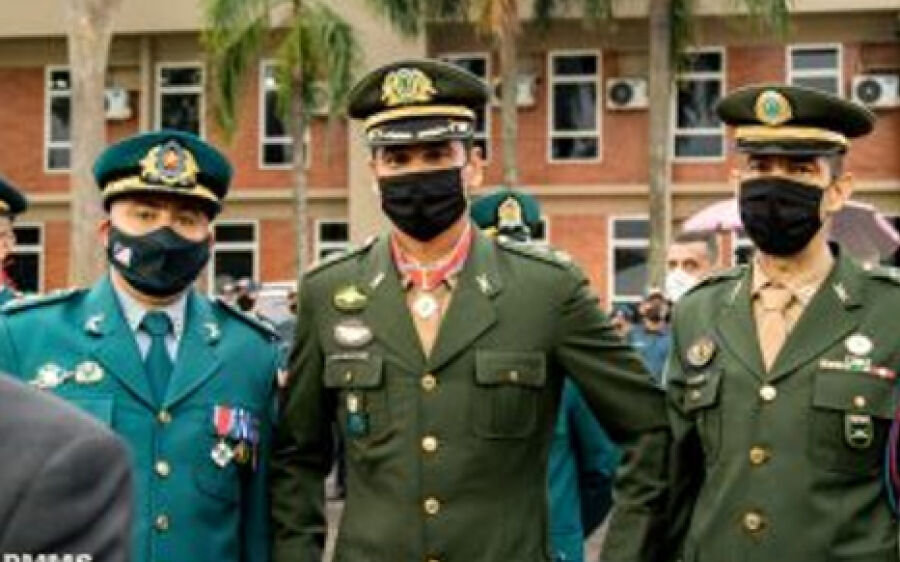 Comandante do 47º Batalhão de  Infantaria de Coxim é homenageado com medalha da PMMS