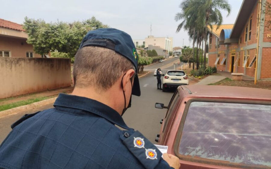 Polícia Militar realiza blitz de fiscalização de trânsito em Paranaíba