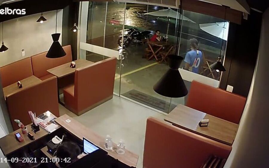 Casal flagrado em motel após série de roubos em Campo Grande vai continuar preso