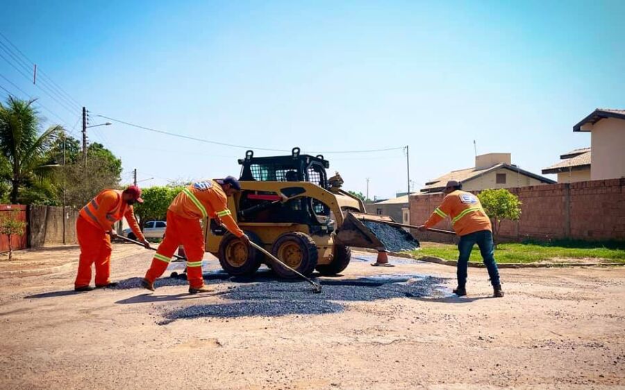 Prefeitura de Rio Verde realiza operação  tapa-buracos com recursos próprios