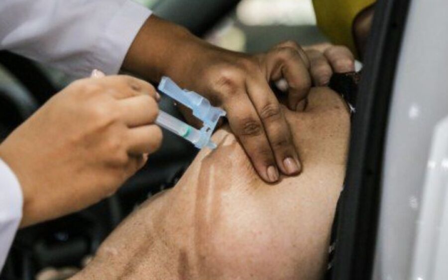 Campo Grande aplica 3ª dose em idosos a partir de 61 anos nesta quarta-feira