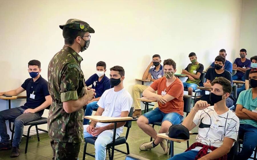 Prefeito de Rio Verde, participa de seleção de jovens para o serviço militar do Exército Brasileiro