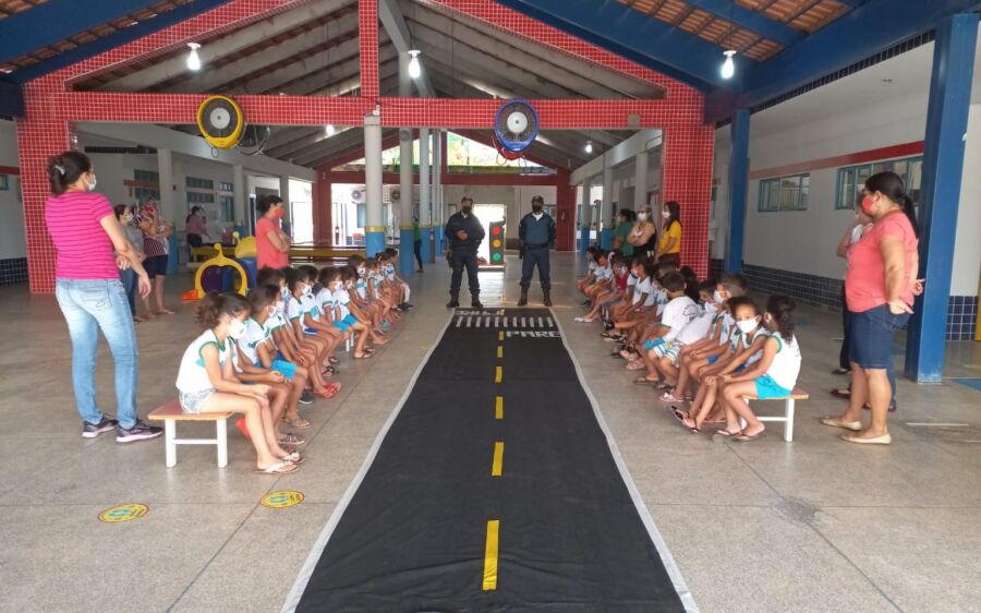 Polícia Militar realiza palestra para o trânsito mais seguro em Alcinópolis