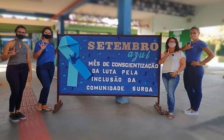 Equipe da Educação Especial da  Escola Pedro Mendes Fontoura realiza campanha Setembro Azul