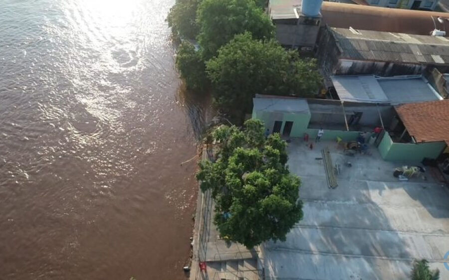 PMA autua empresário por construção ilegal degradando área protegida de matas ciliares do rio 