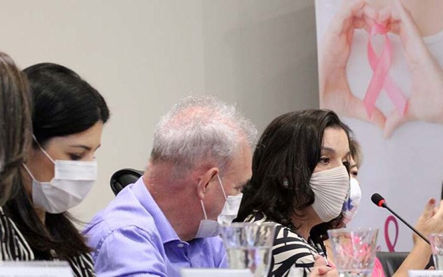 Outubro Rosa: SES realiza I Simpósio Estadual de Saúde da Mulher em MS