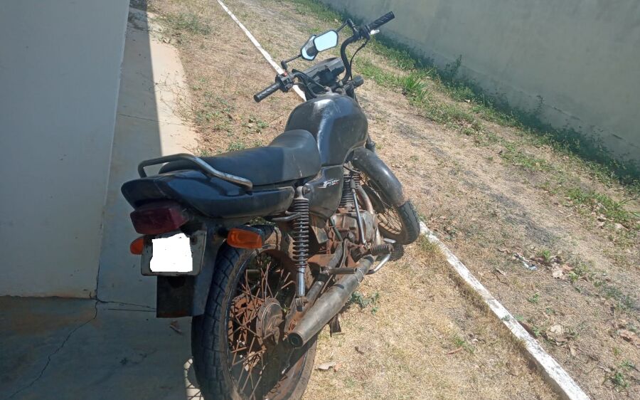 Polícia Militar apreende motocicleta irregular e adulterada em Alcinópolis