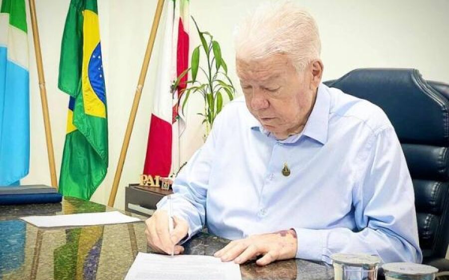 Rio Verde: Prefeito Zé de Oliveira volta a despachar no gabinete