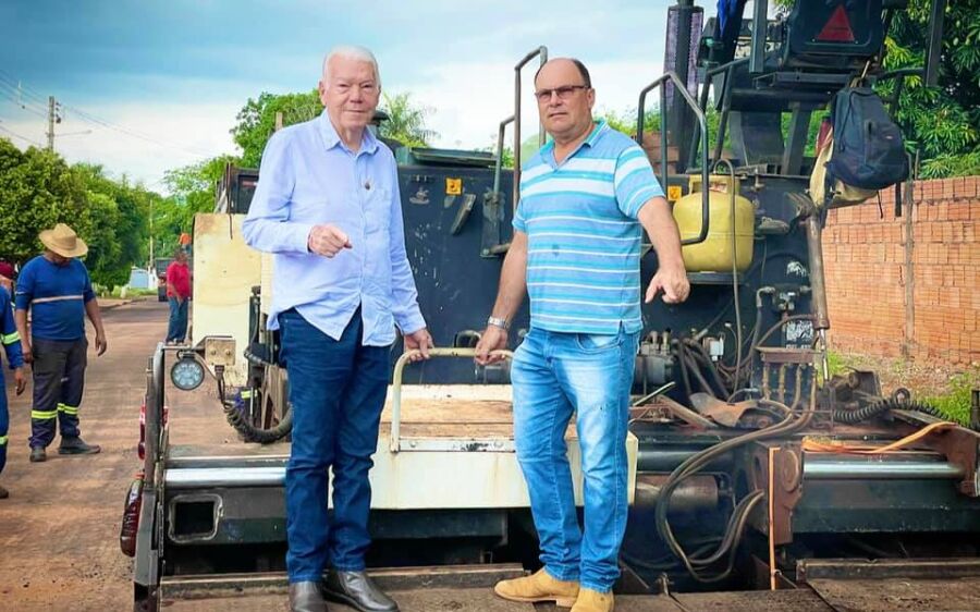 Rio verde: Prefeito e Secretário de Obras, acompanha os trabalhos de asfalto na Nova Rio Verde