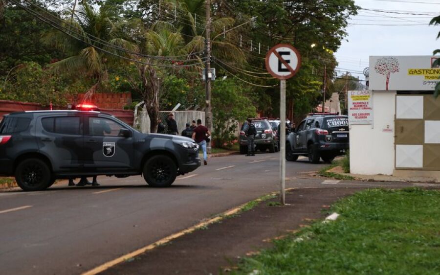 Na custódia, bandidos de Campo Grande dizem que idosa feita refém estava armada e atirou neles