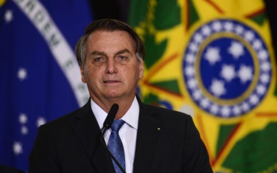 Bolsonaro confirma criação do Auxílio Brasil de R$ 400