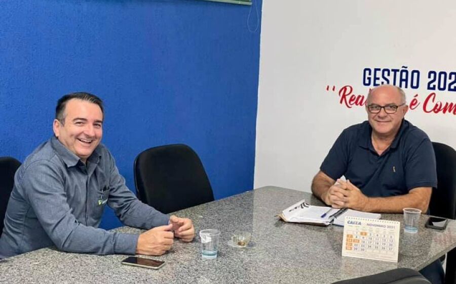 Réus Fornari discute  instalação de uma unidade da Sicoob em Rio Verde