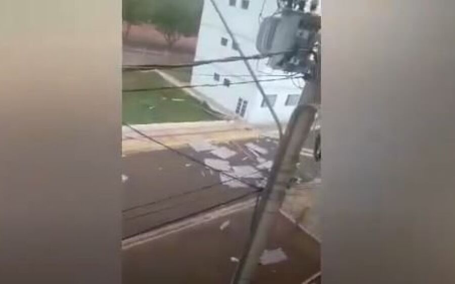 Tempestade causa alagamentos e tem quase 5 mil raios em 3h em Campo Grande