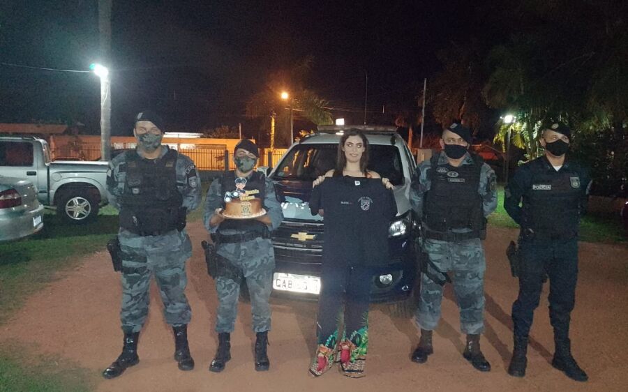 Polícia Militar surpreende fã no seu aniversário em Coxim