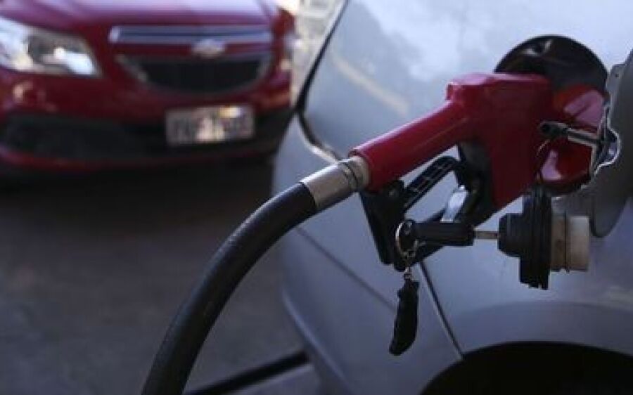 Petrobras anuncia novo  reajuste na gasolina e no diesel