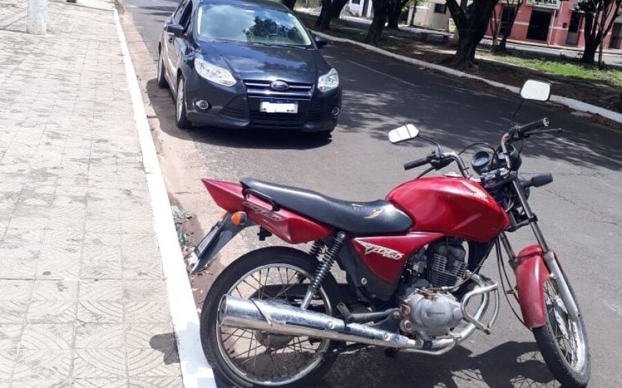 Polícia Militar realiza blitz e apreende veículos irregulares em Coxim