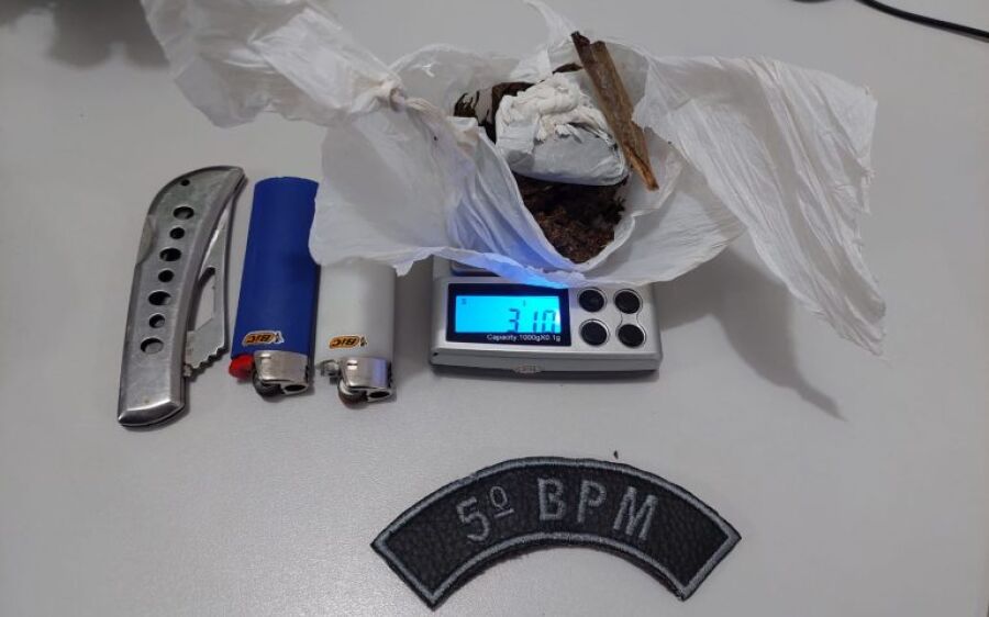 Durante Operação Rio Verde Seguro, Polícia Militar prende homem com maconha e apreende moto irregula