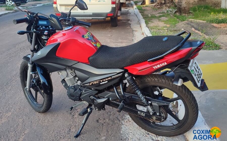 Motociclista sofre ferimentos no braço após colisão com carro em Avenida de Coxim