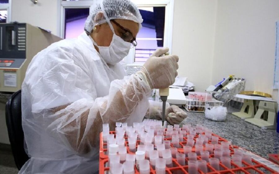 Com 78% da população vacinada, queda de mortes em outubro chegou a 68%