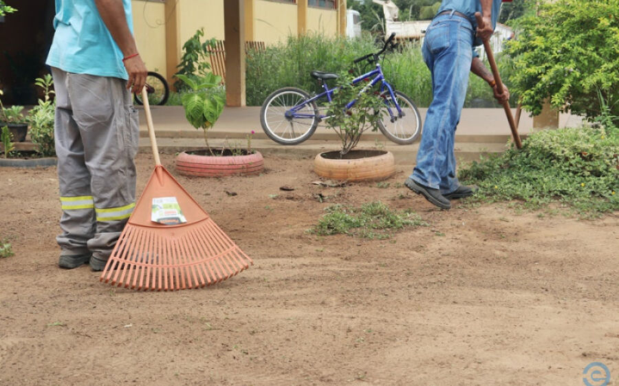 Reeducandos do Estabelecimento Penal começam trabalhar na limpeza pública de Coxim