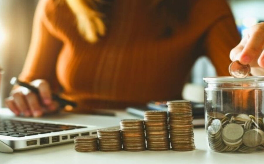Procon ajuda pessoas endividadas a negociar e organizar finanças