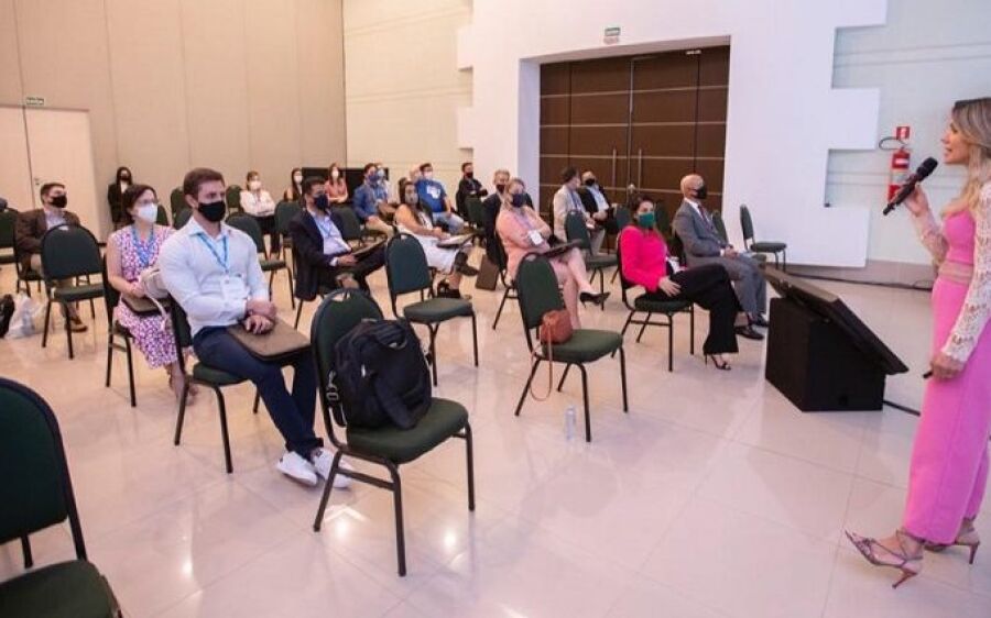 MS compartilha conhecimento jurídico do Marco Legal Ferroviário no Congresso da Abar